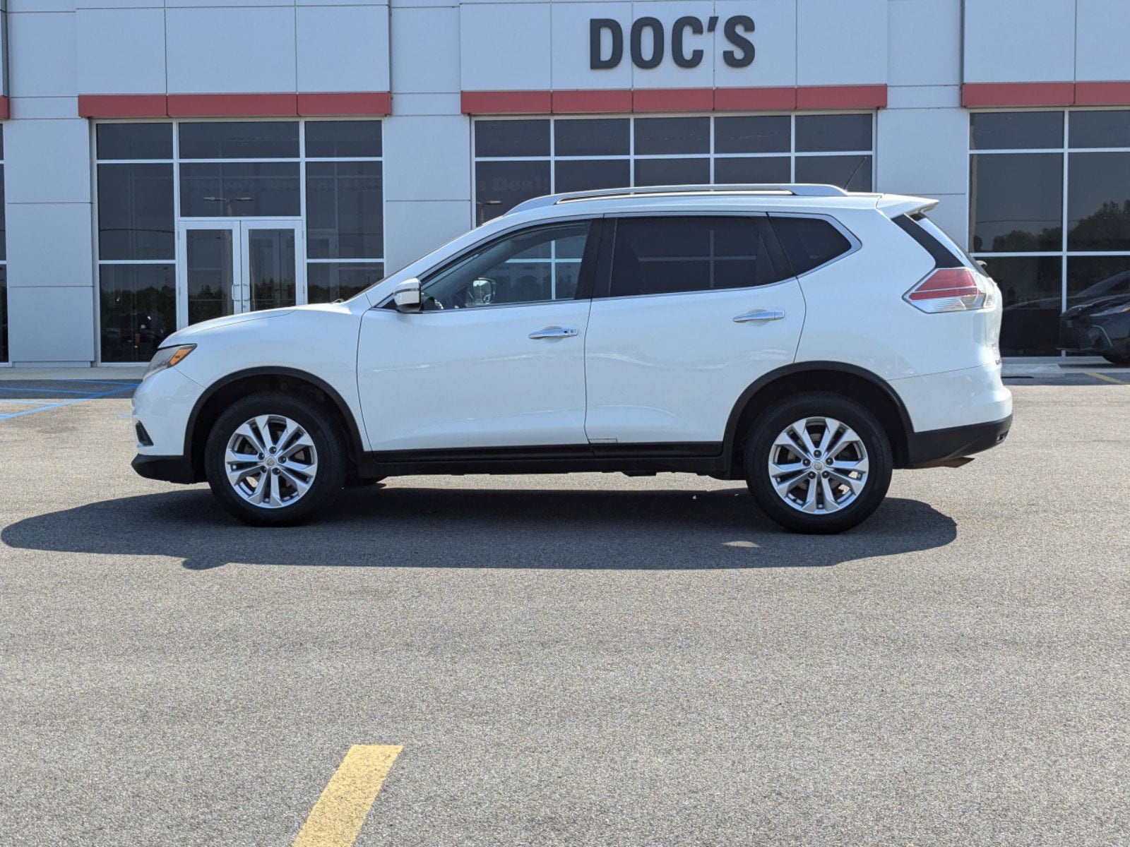 Used 2016 Nissan Rogue SV with VIN KNMAT2MT4GP712430 for sale in Philadelphia, MS