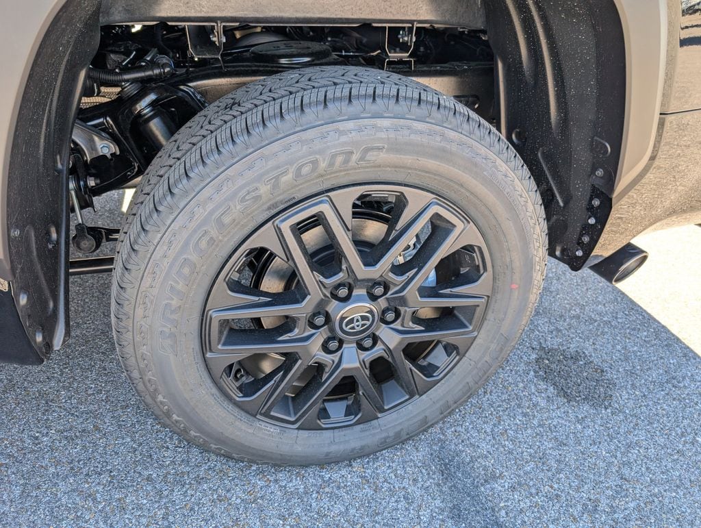 2026 Toyota Tundra Limited - Photo 32