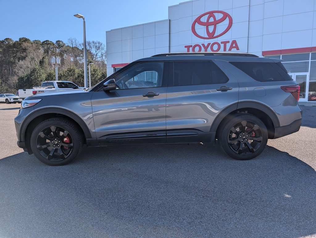 Used 2024 Ford Explorer ST SUV