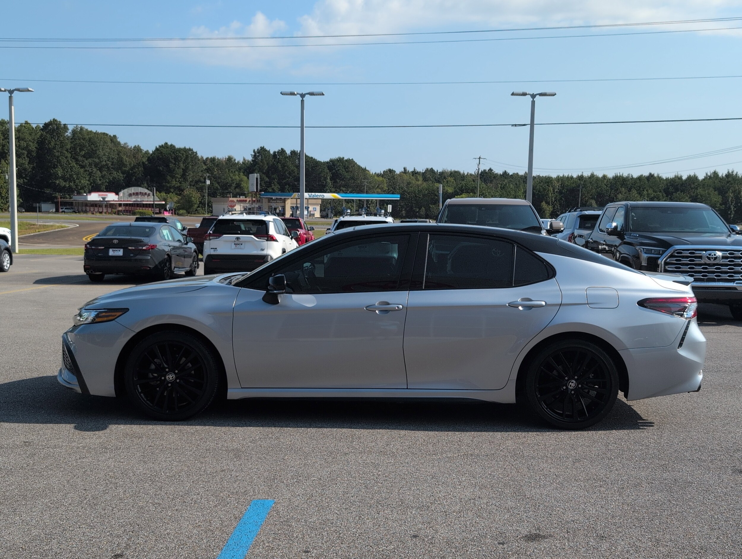 2023 Toyota Camry XSE photo 2