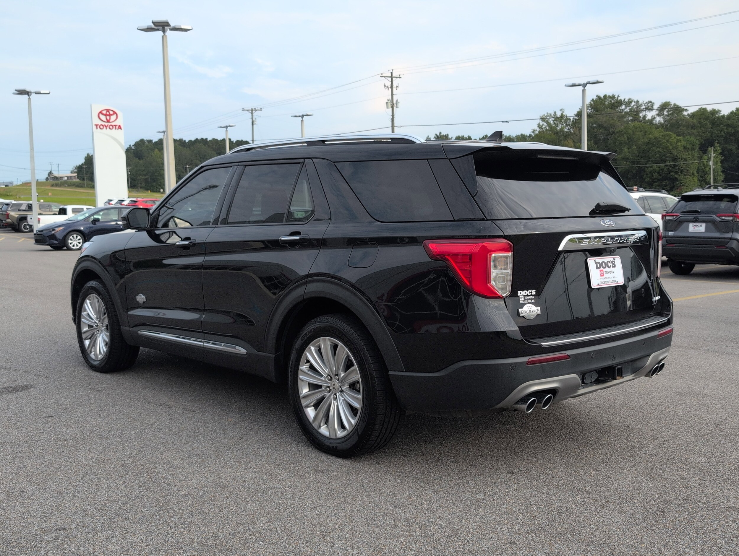 2021 Ford Explorer King Ranch photo 2