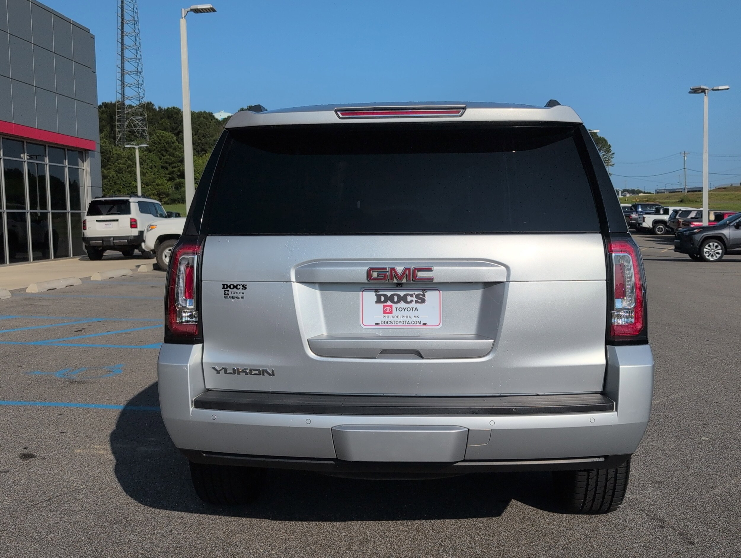 2017 Gmc Yukon SLT photo 4