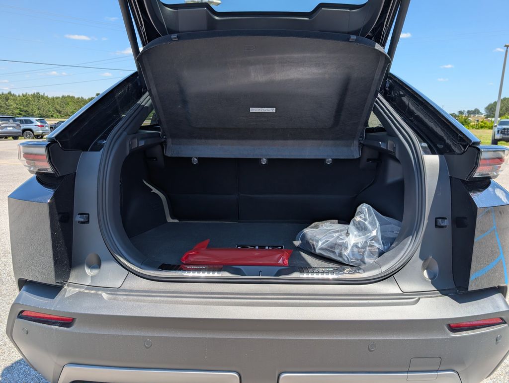 2026 Toyota C-HR XSE - Photo 30