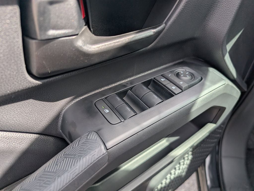 2026 Toyota Tacoma SR5 - Photo 9
