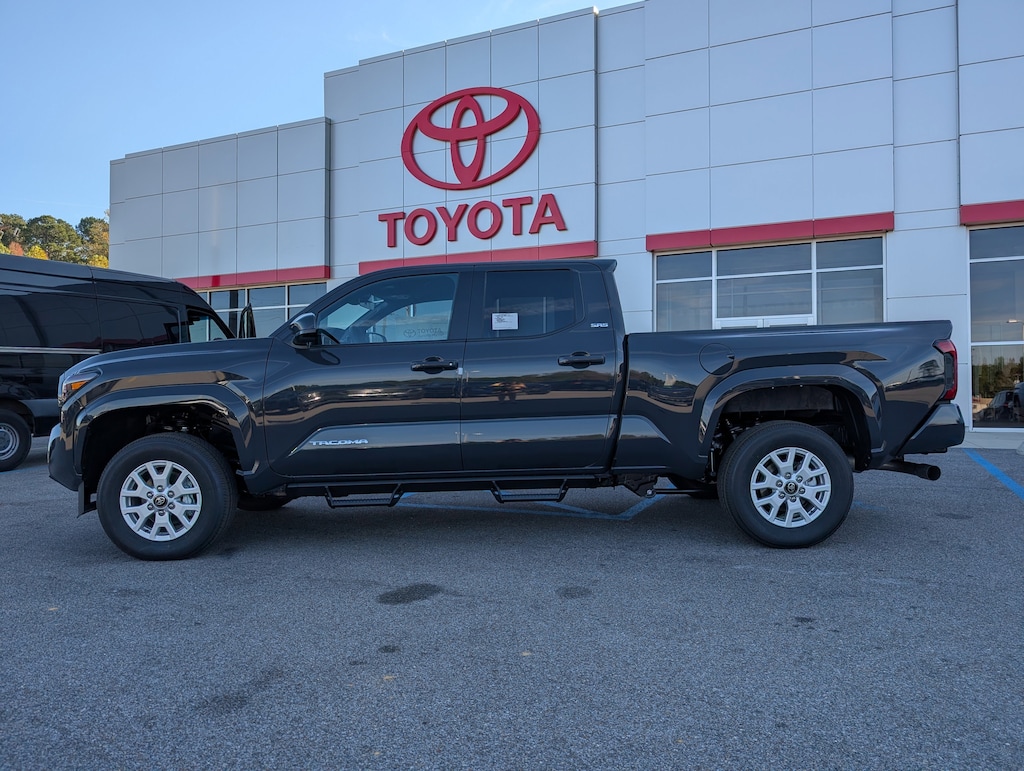 New 2025 Toyota Tacoma SR5 Double Cab 5' Bed AT Truck Double Cab