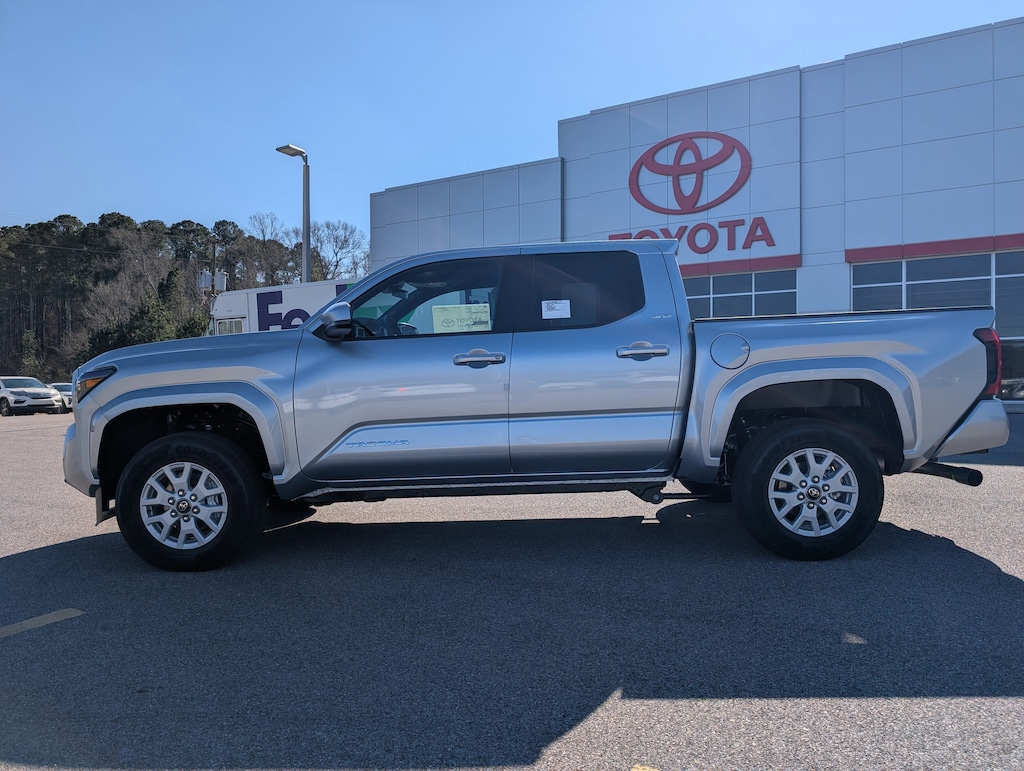 New 2026 Toyota Tacoma SR5 Double Cab 5' Bed AT Truck Double Cab