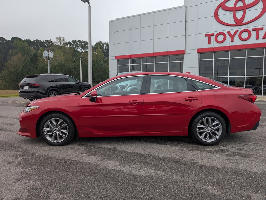 Used 2022 Toyota Avalon XLE Sedan