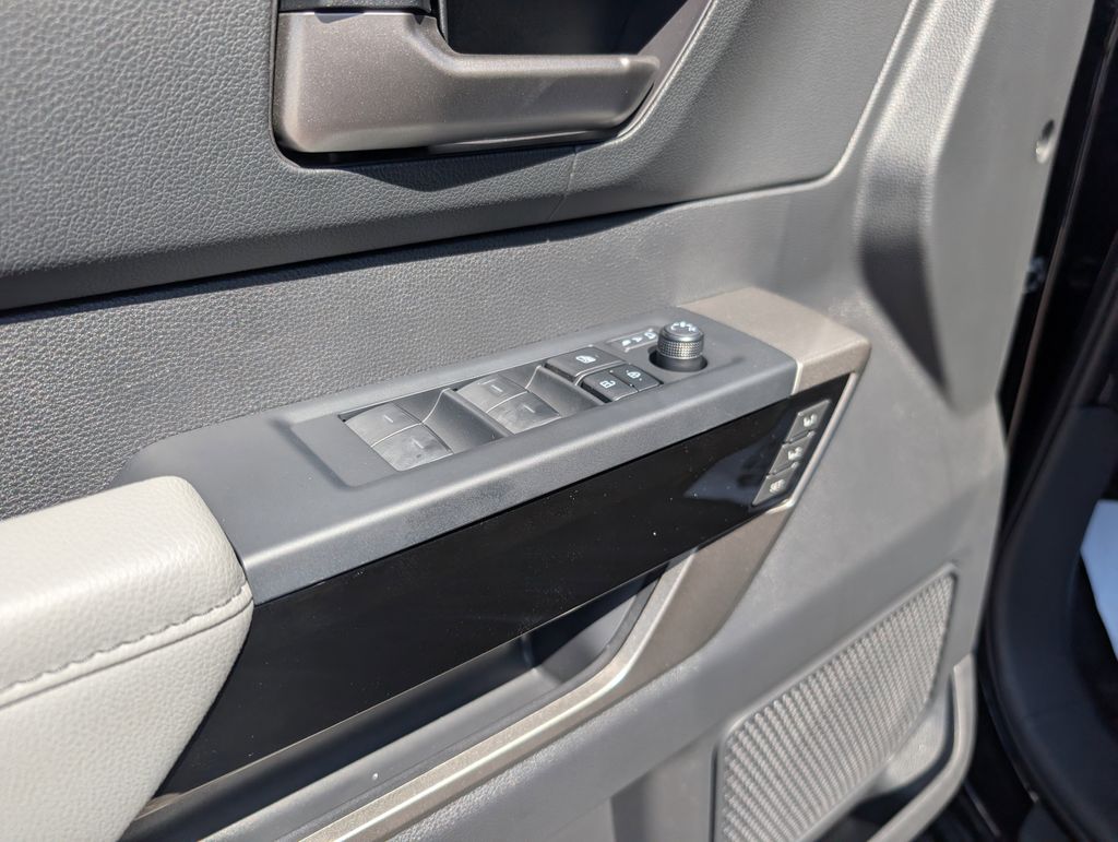 2026 Toyota Tundra Limited - Photo 10