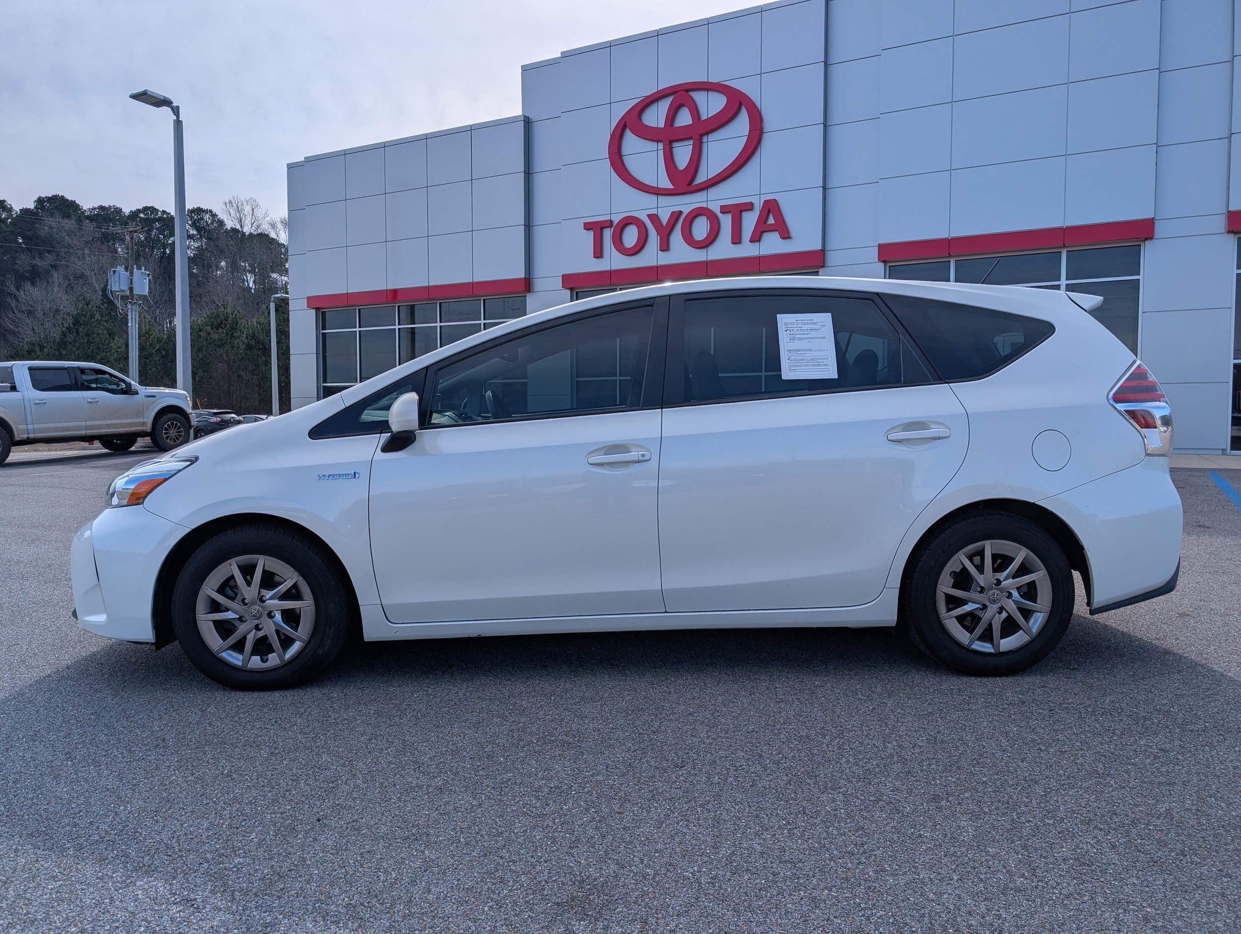 Used 2017 Toyota Prius v Five with VIN JTDZN3EU8HJ062872 for sale in Pearl River, MS