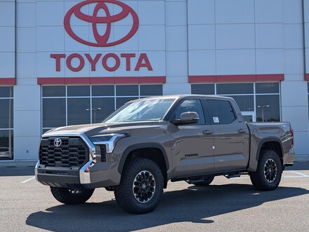 2026 Toyota Tundra SR5 CrewMax 5.5' Bed Truck CrewMax 4WD CrewMax