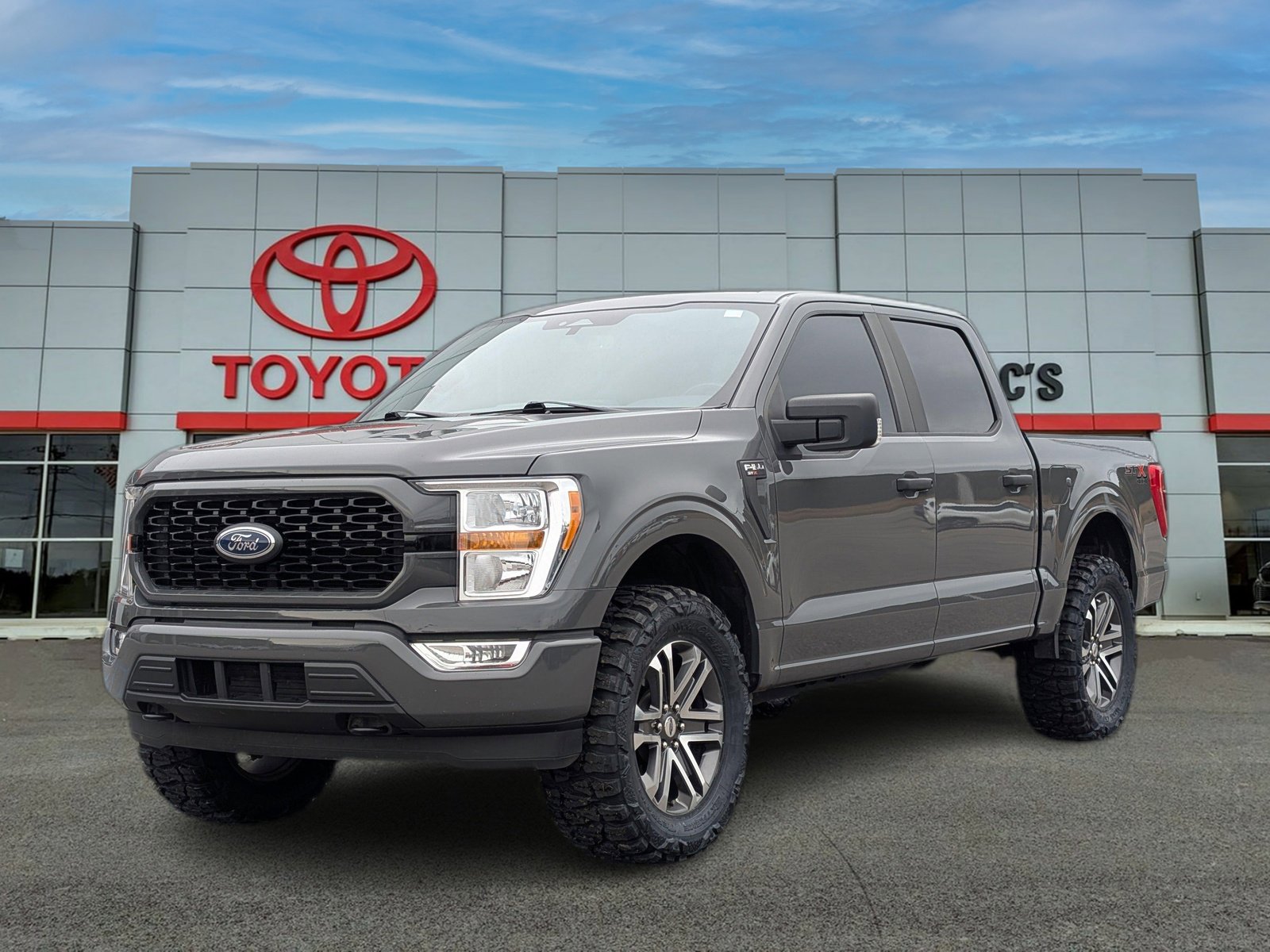 2021 Ford F-150 XL's photo