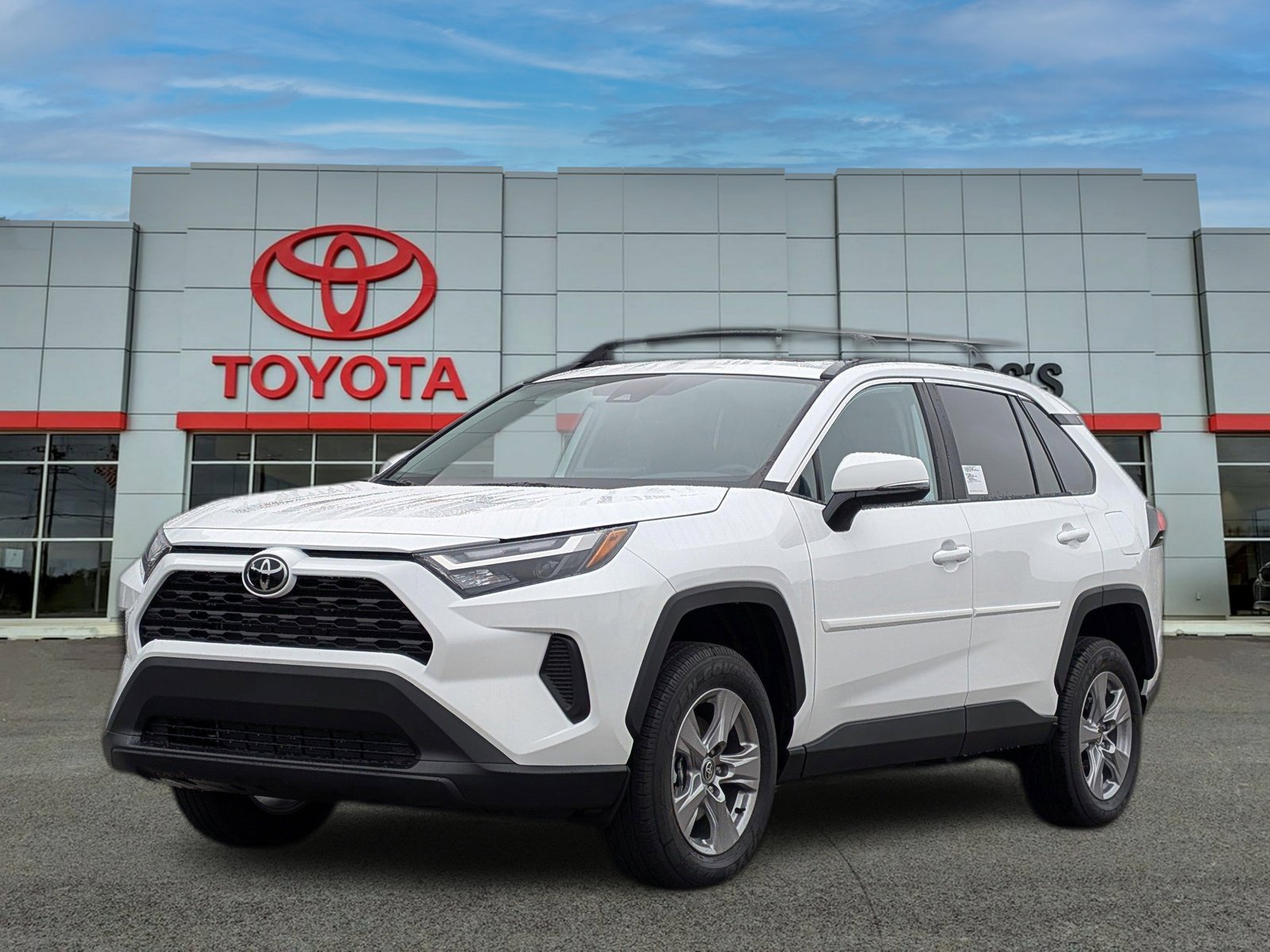 2025 Toyota RAV4 XLE's photo