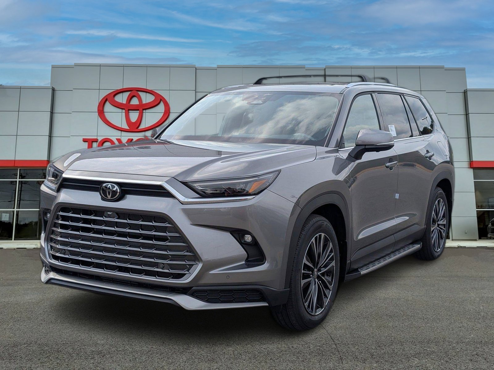 2026 Toyota Grand Highlander Platinum's photo