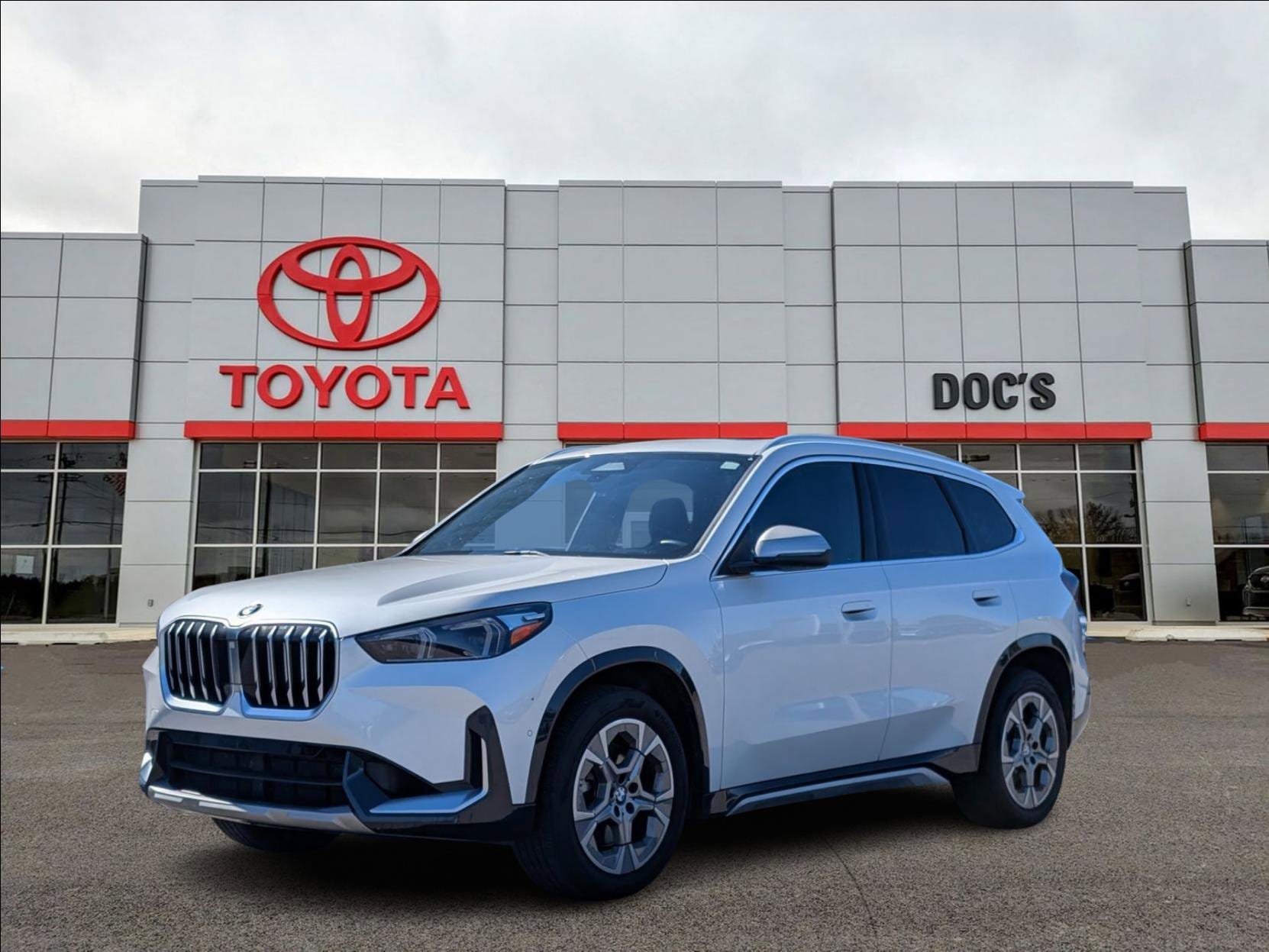 2024 BMW X1 28i's photo