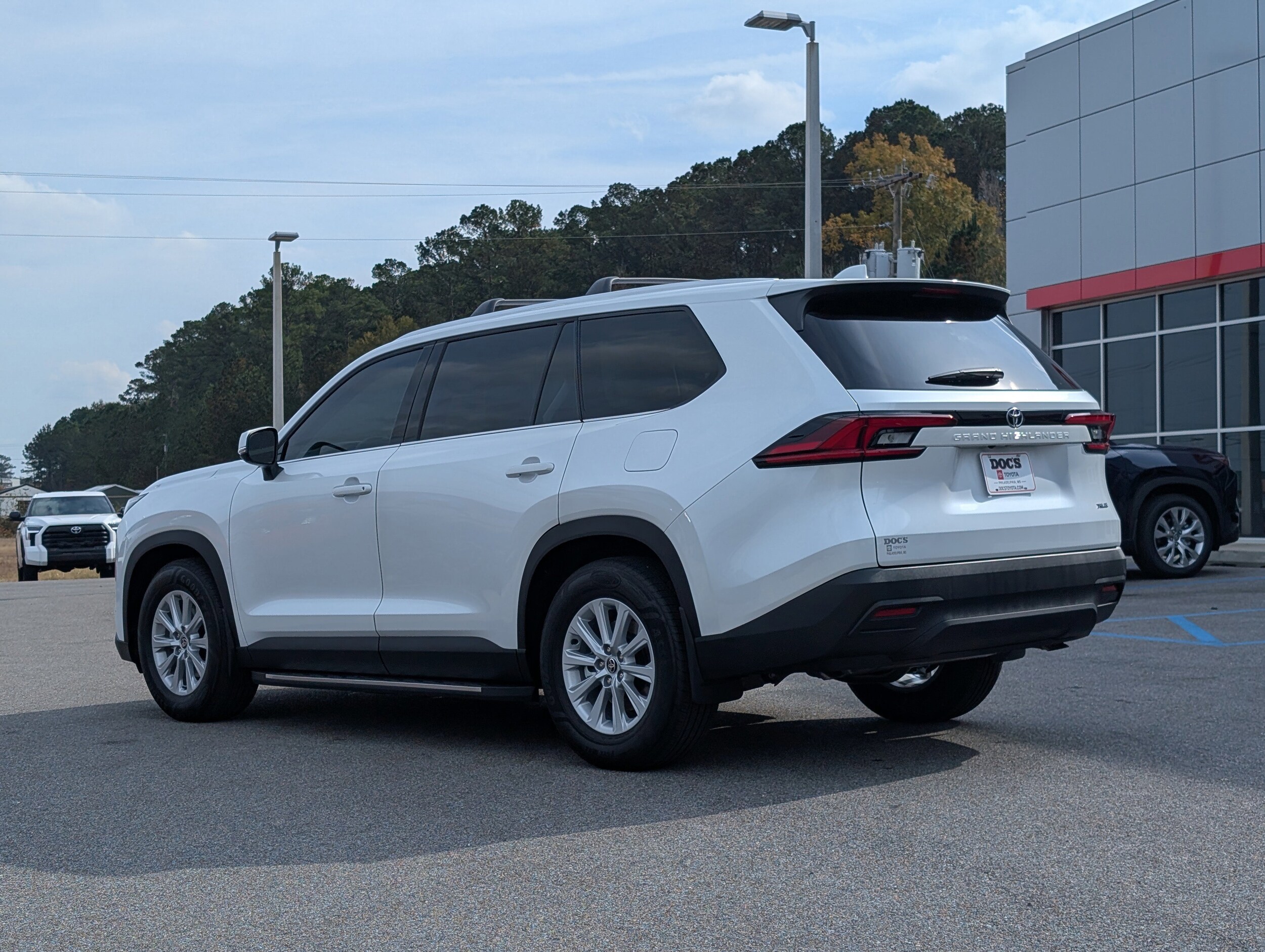 2026 Toyota Grand Highlander XLE photo 2