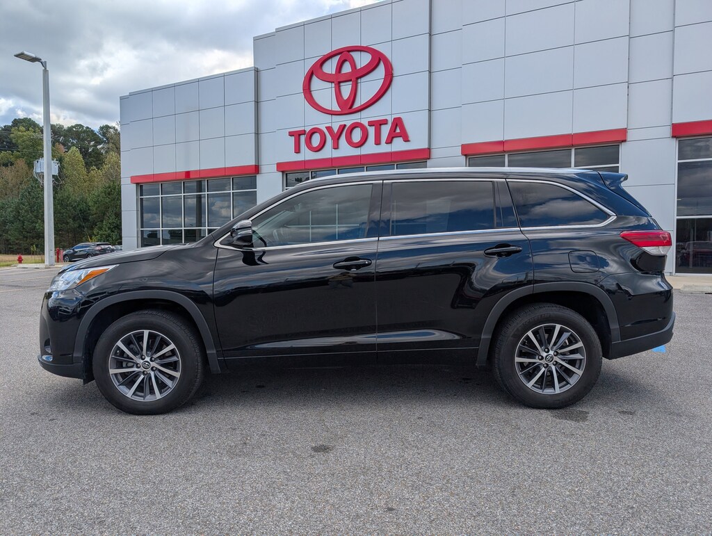 Used 2017 Toyota Highlander XLE SUV