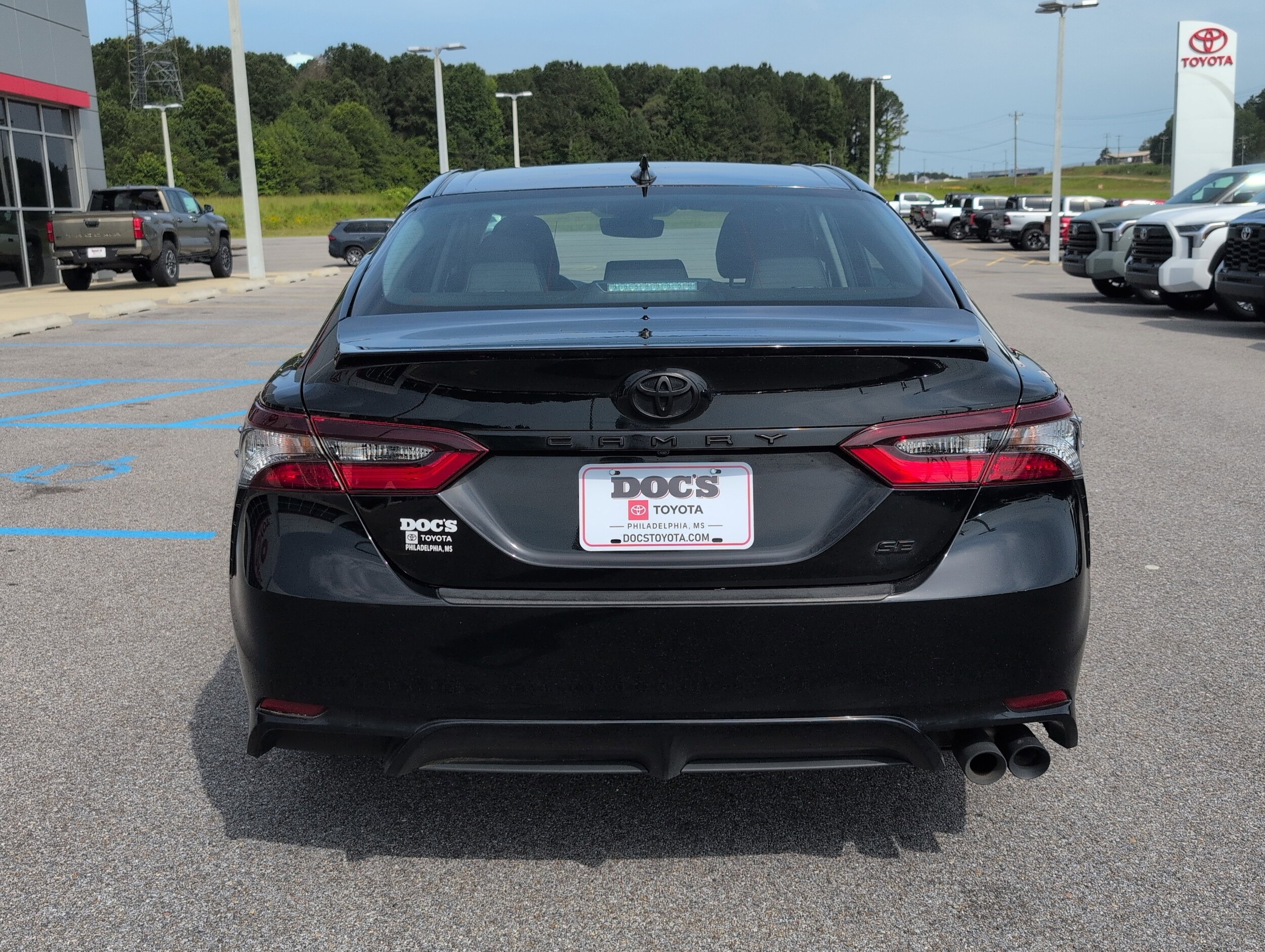 2024 Toyota Camry SE photo 3