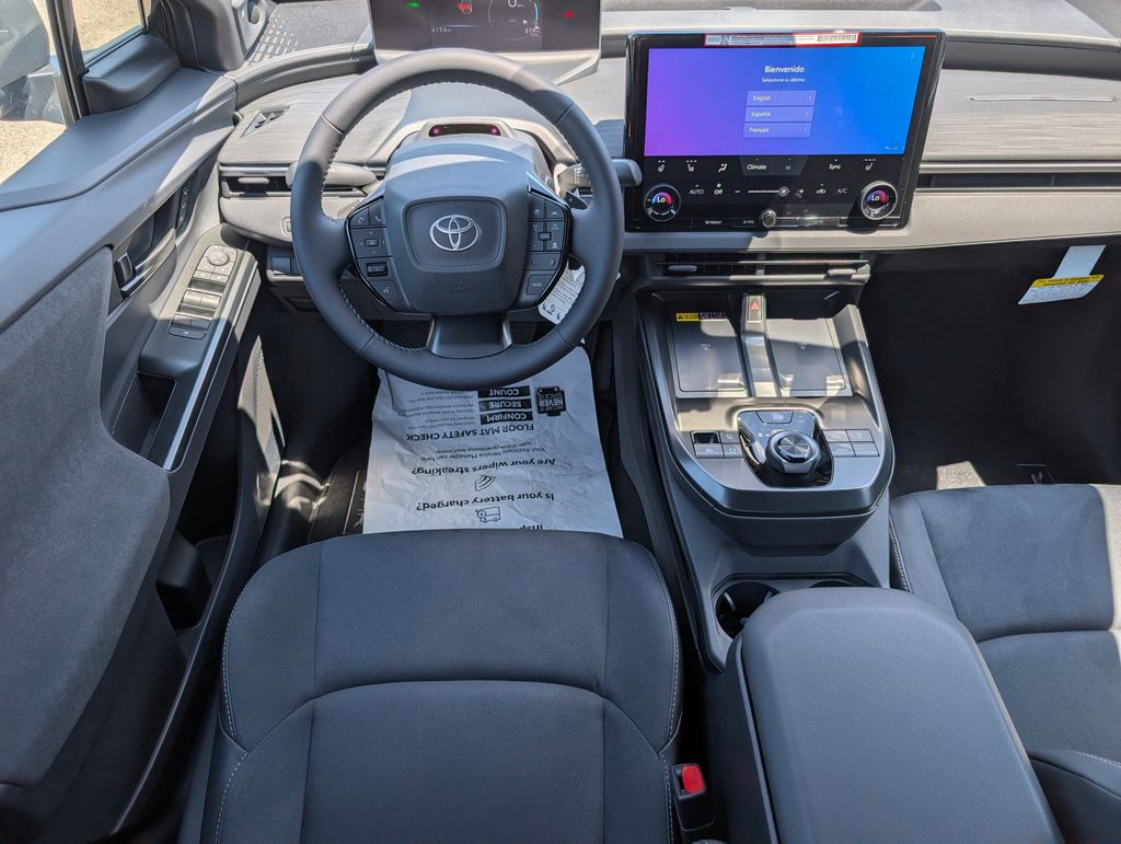 2026 Toyota C-HR XSE - Photo 25