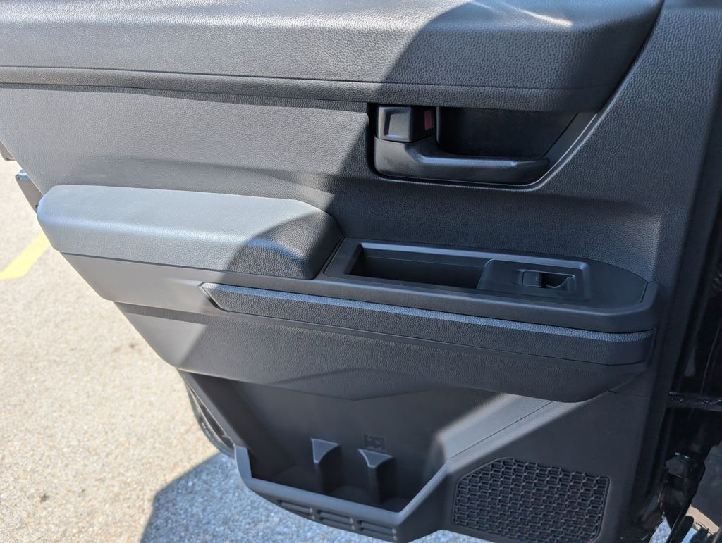 2026 Toyota Tacoma SR5 - Photo 27