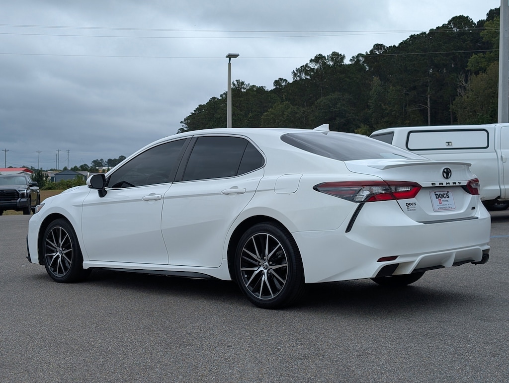 Used 2022 Toyota Camry SE Sedan