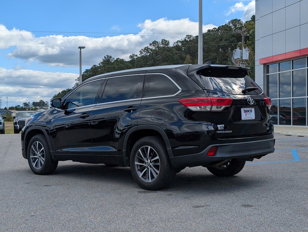 Used 2017 Toyota Highlander XLE SUV