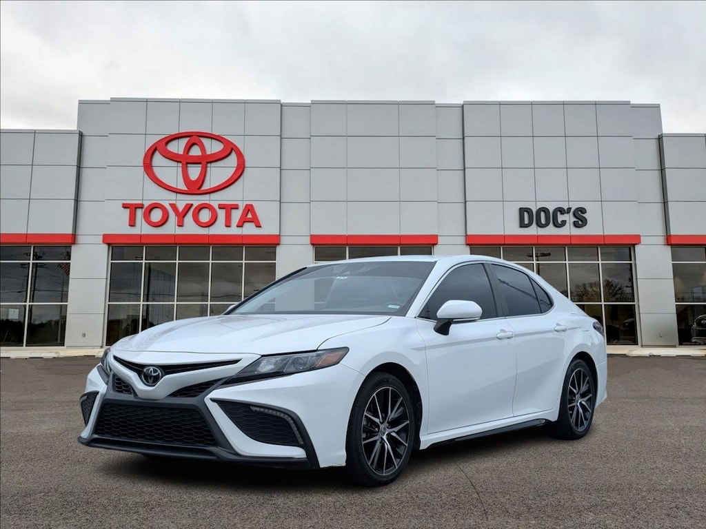 Used 2022 Toyota Camry SE Sedan