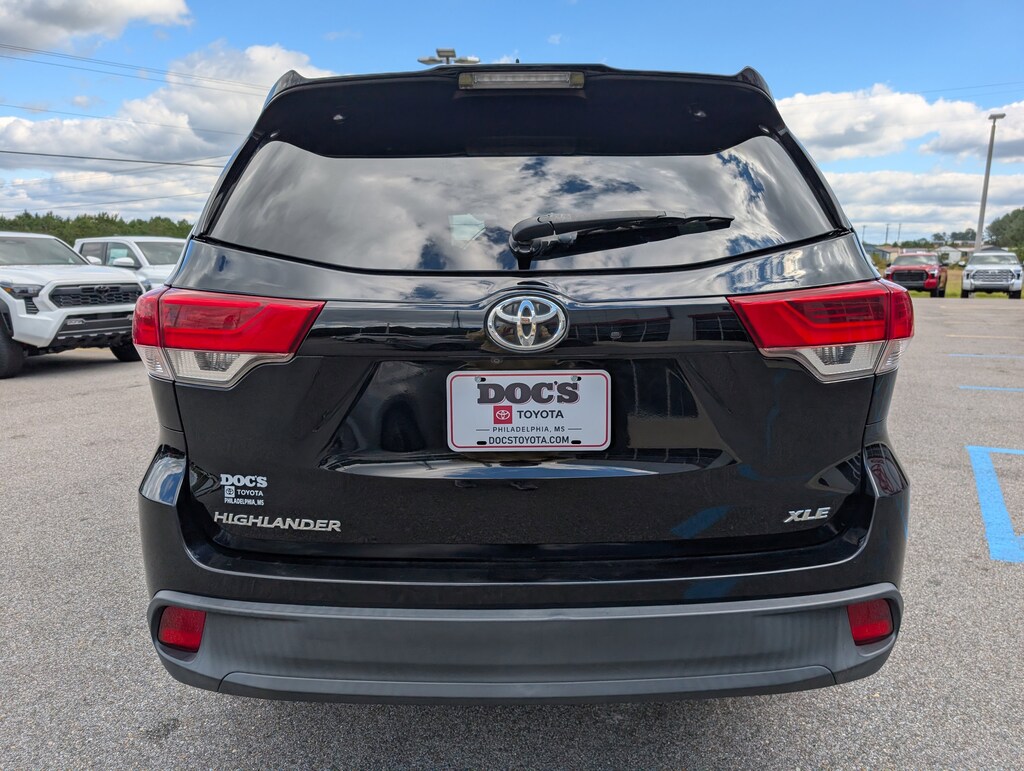 Used 2017 Toyota Highlander XLE SUV
