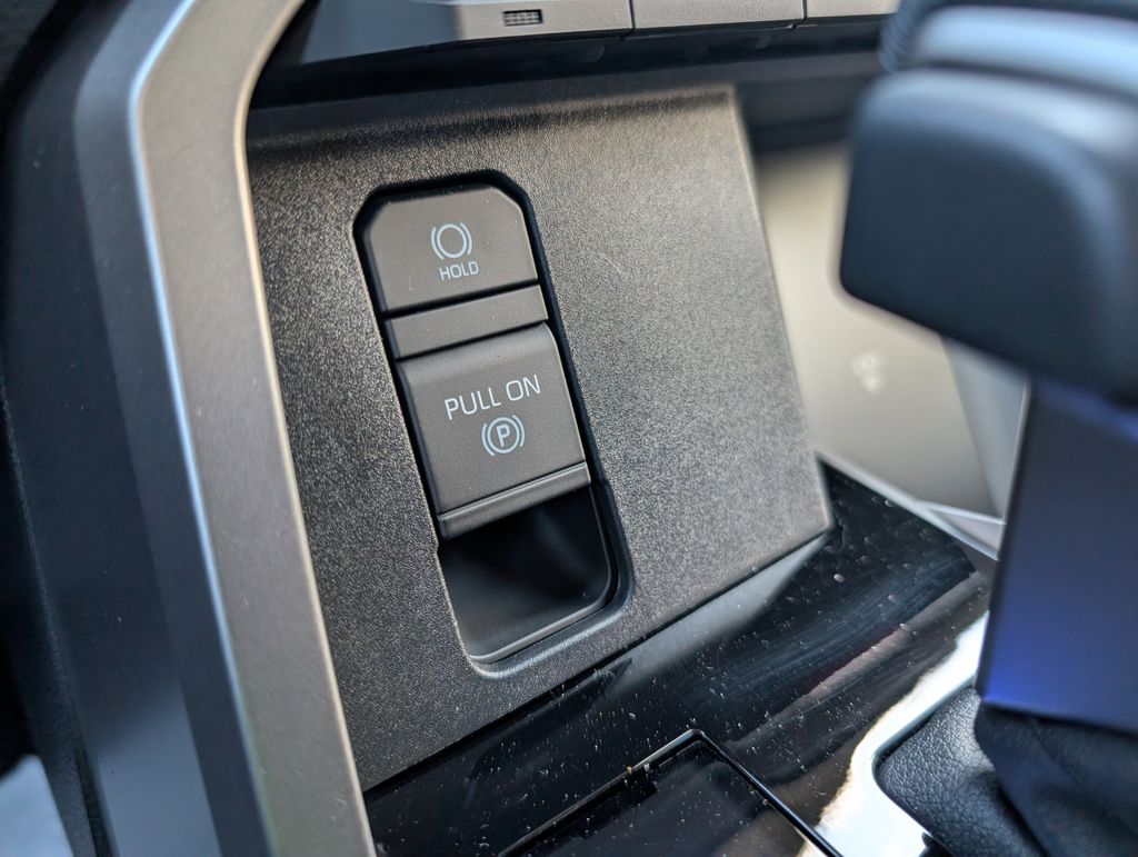 2026 Toyota Tundra Limited - Photo 18