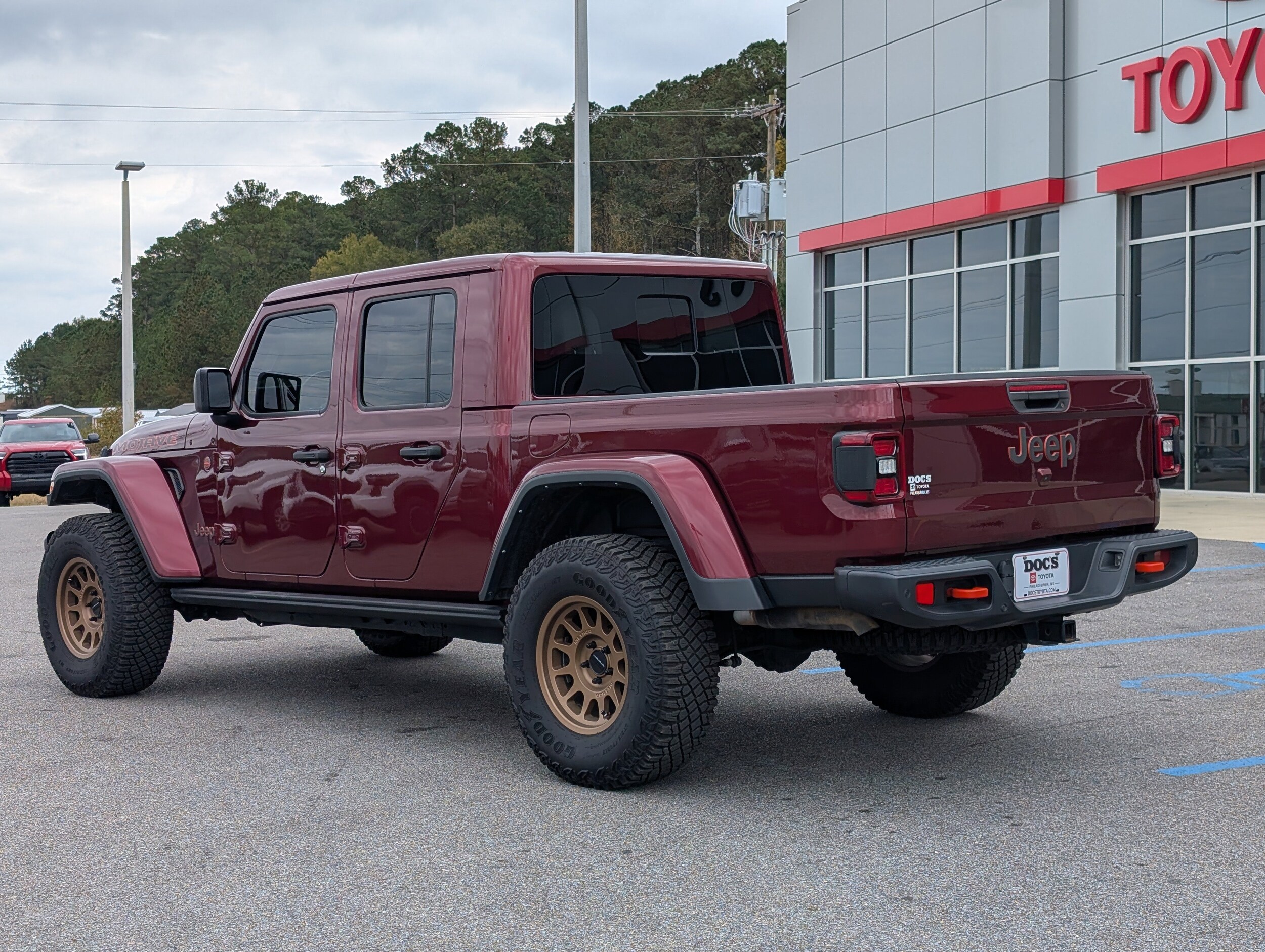 2021 Jeep Gladiator Mojave photo 2