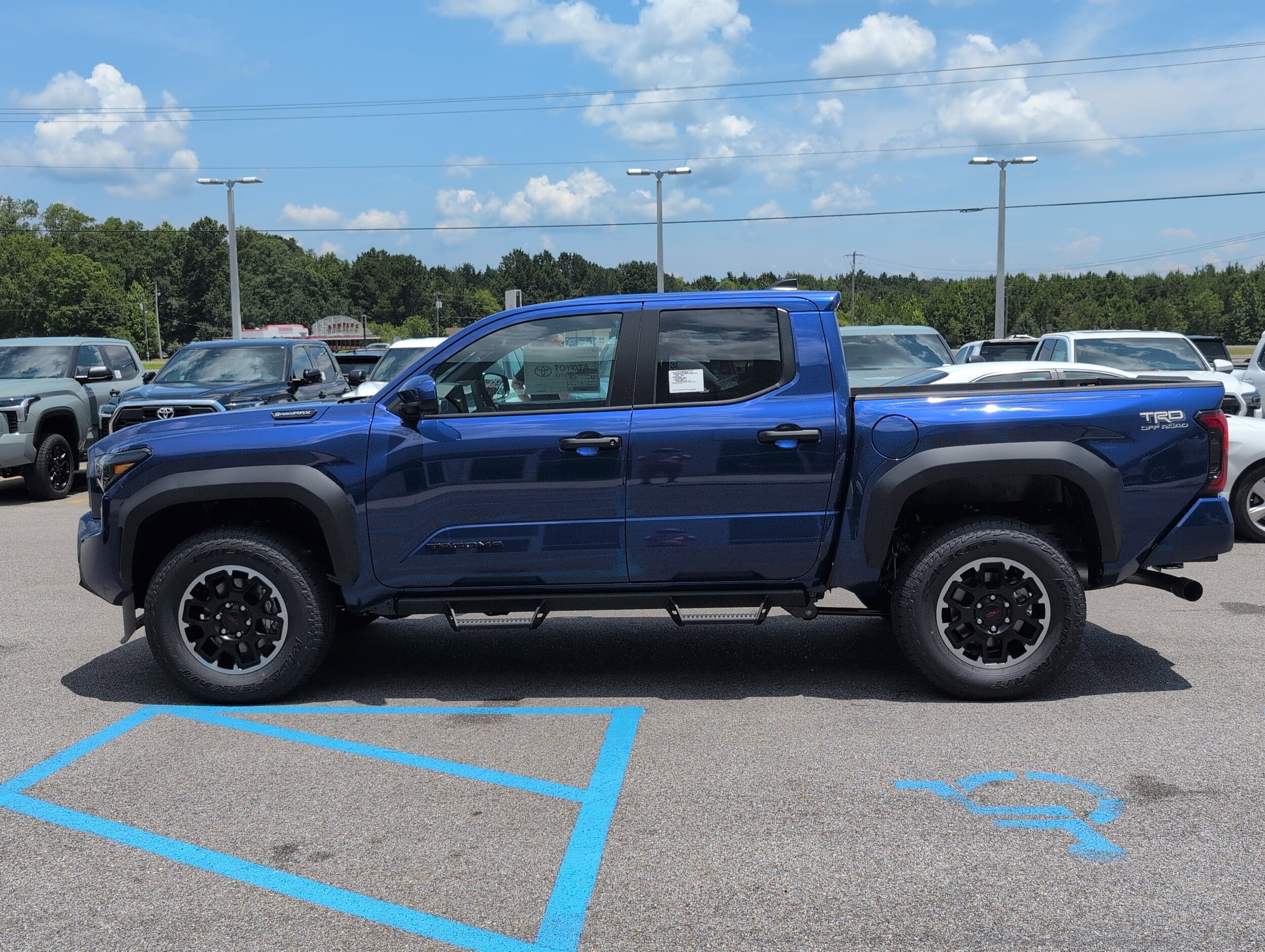 2025 Toyota Tacoma TRD Double Cab photo 2
