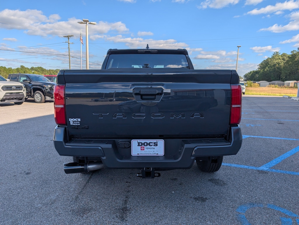 New 2025 Toyota Tacoma SR5 Double Cab 5' Bed AT Truck Double Cab