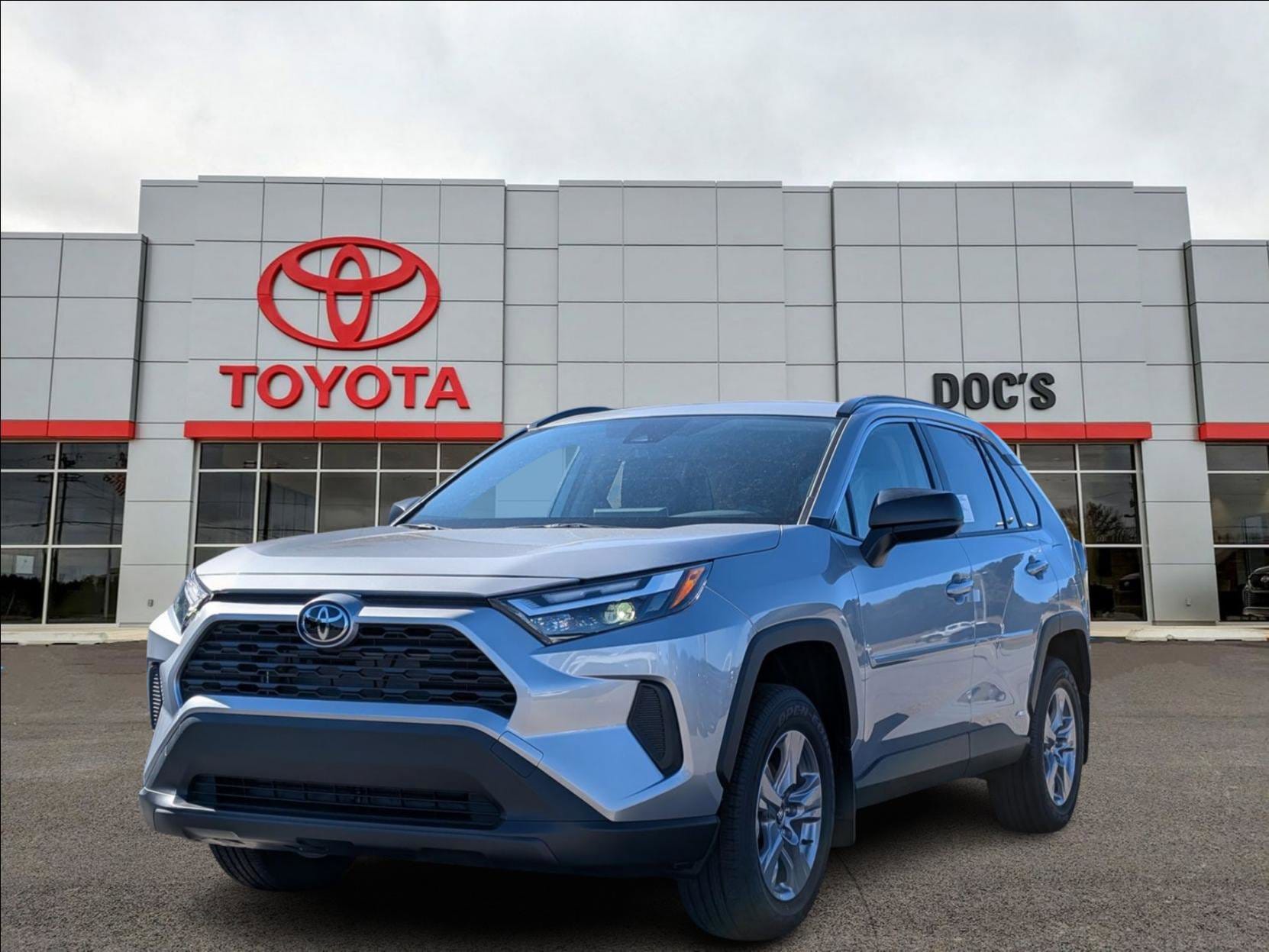 2025 Toyota RAV4 LE's photo