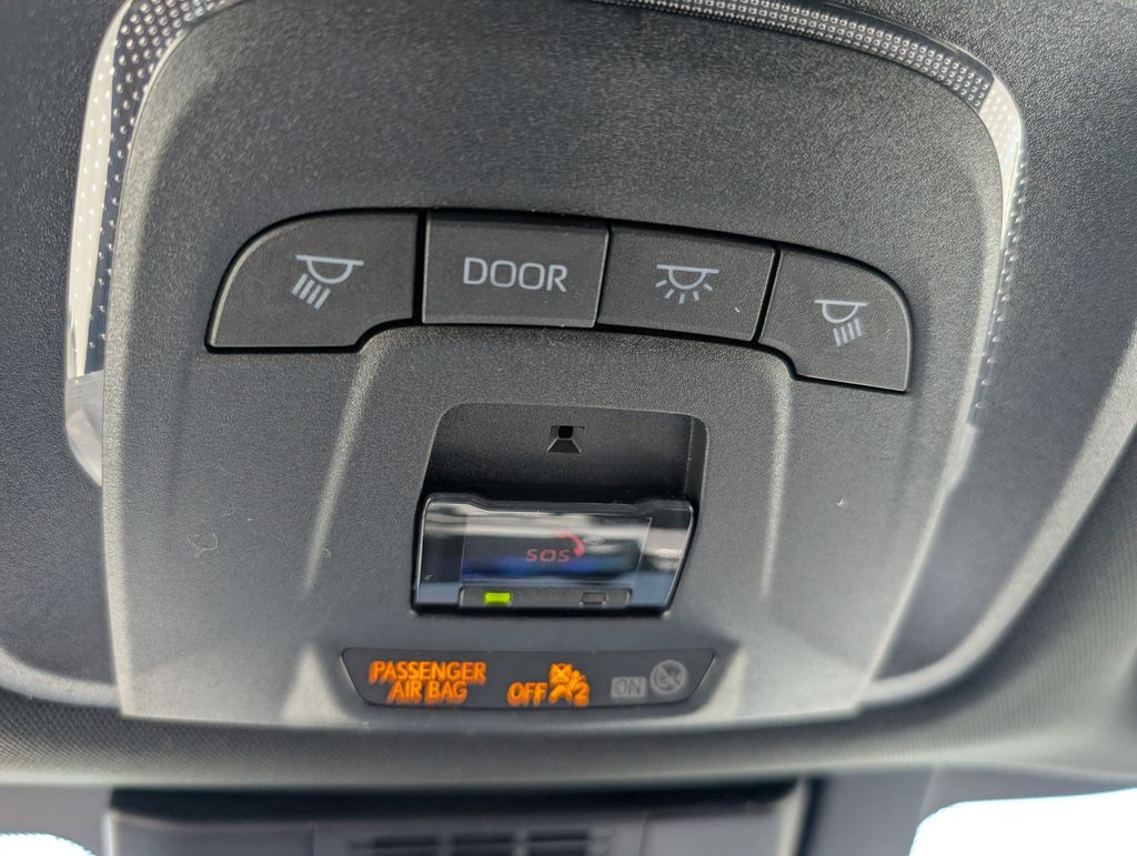 2026 Toyota C-HR XSE - Photo 12