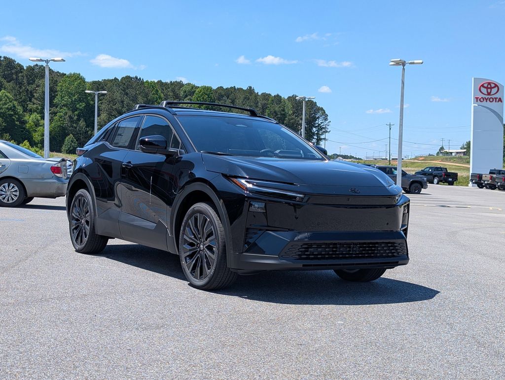 2026 Toyota C-HR XSE - Photo 7