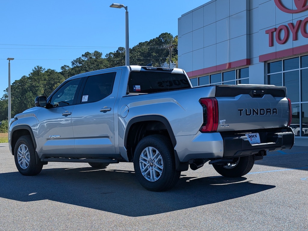 New 2026 Toyota Tundra SR5 CrewMax 5.5' Bed Truck CrewMax