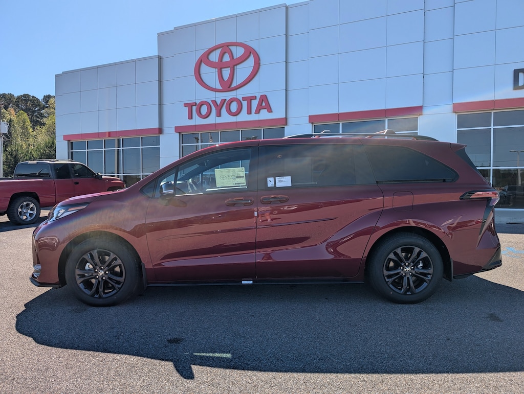 New 2025 Toyota Sienna XSE AWD 7-Passenger Van Passenger Van
