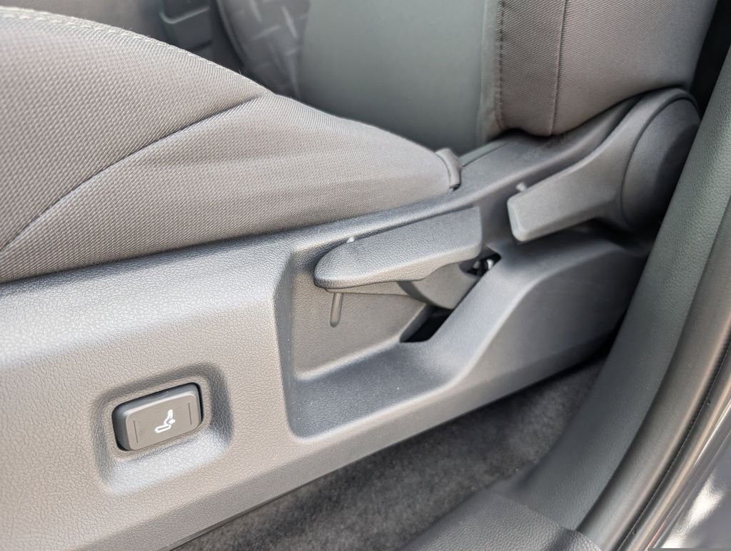 2026 Toyota Tacoma SR5 - Photo 10