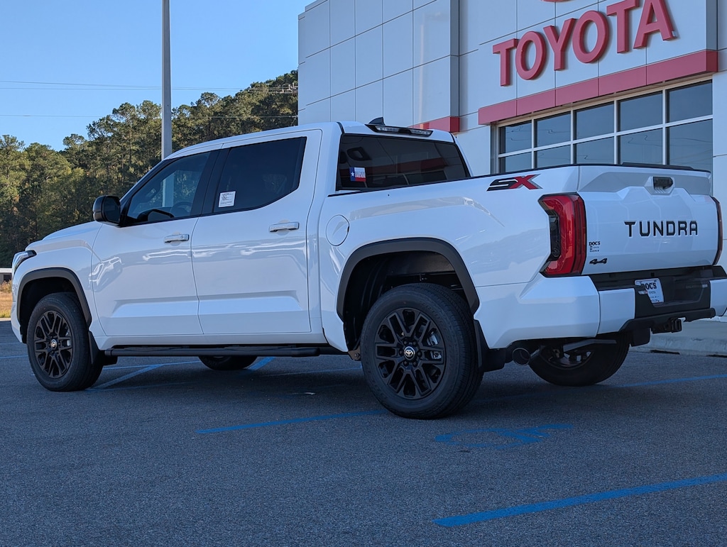 New 2026 Toyota Tundra SR5 CrewMax 5.5' Bed Truck CrewMax