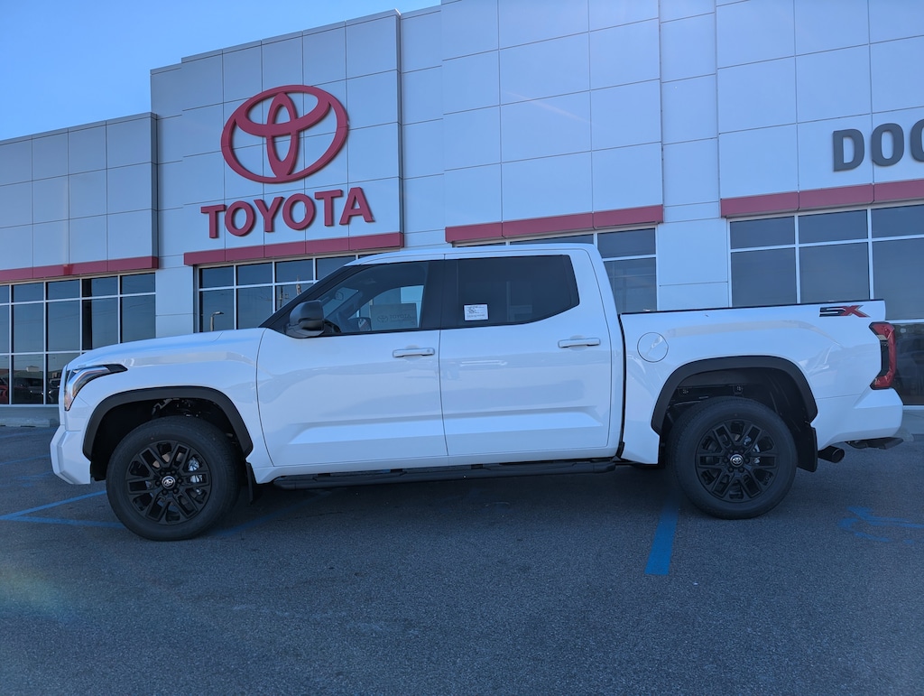 New 2026 Toyota Tundra SR5 CrewMax 5.5' Bed Truck CrewMax