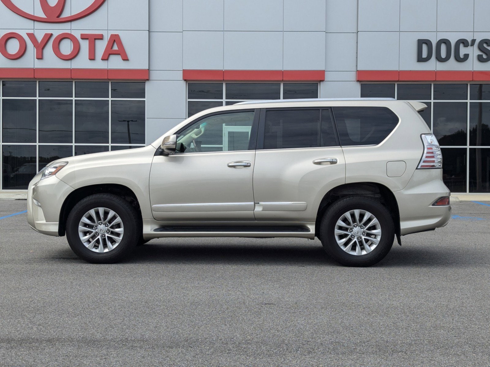 Used 2015 Lexus GX Base with VIN JTJBM7FX1F5105469 for sale in Philadelphia, MS