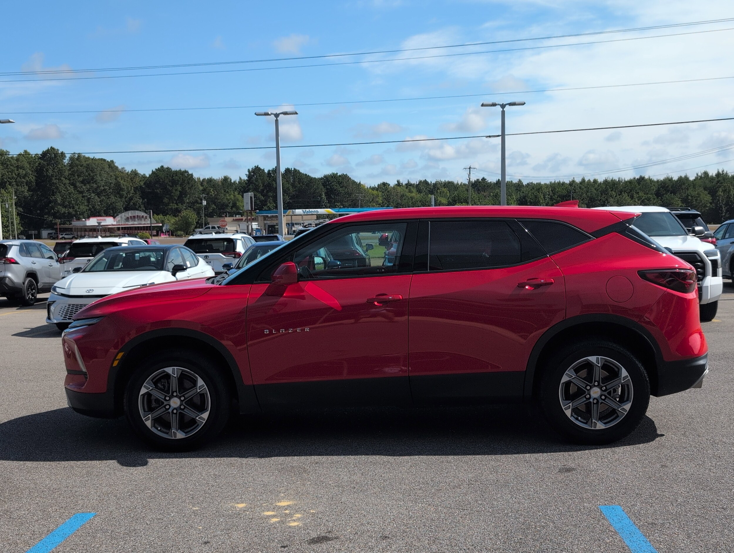 2023 Chevrolet Blazer 2LT photo 2