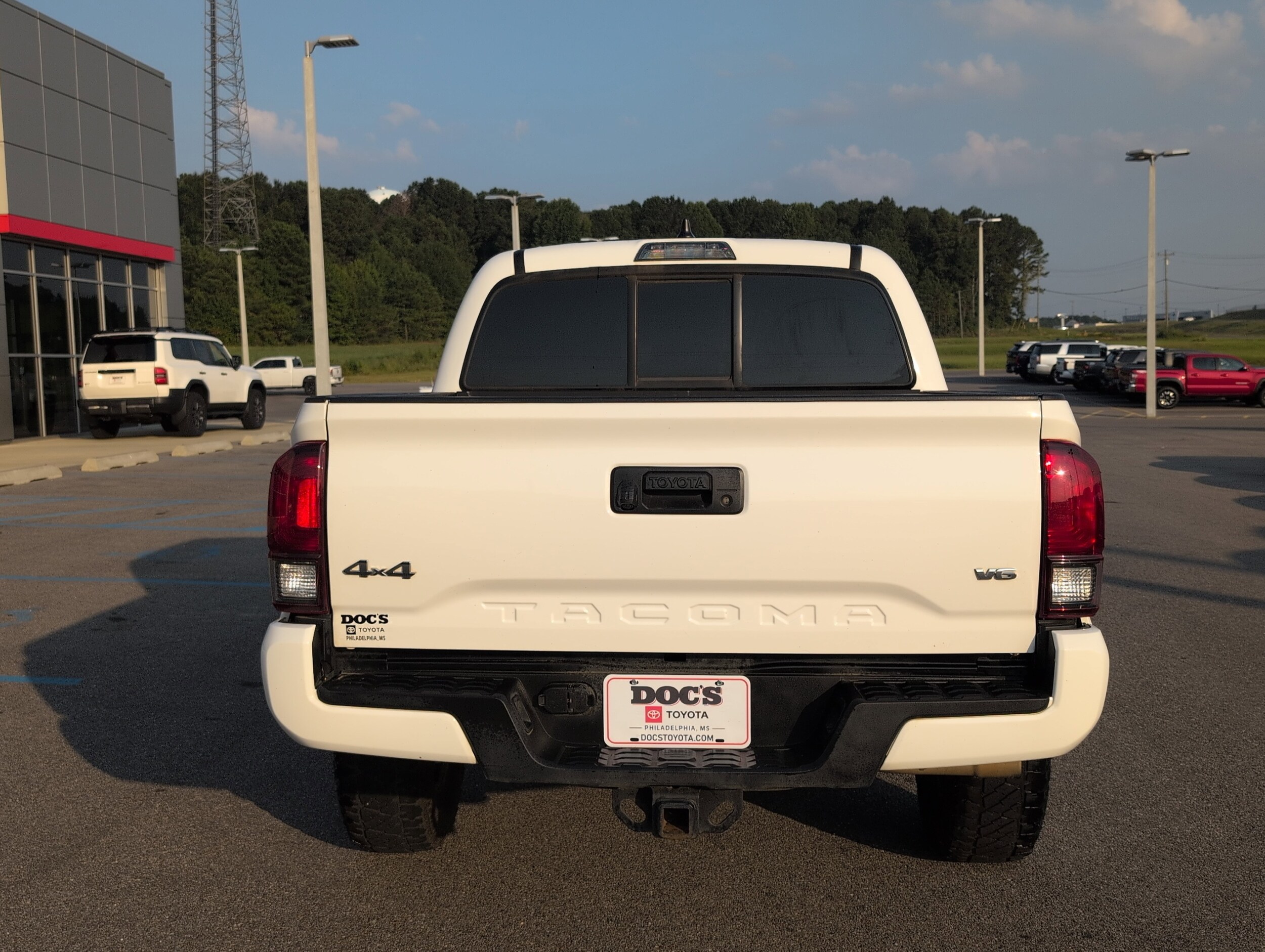 2023 Toyota Tacoma SR V6 photo 3