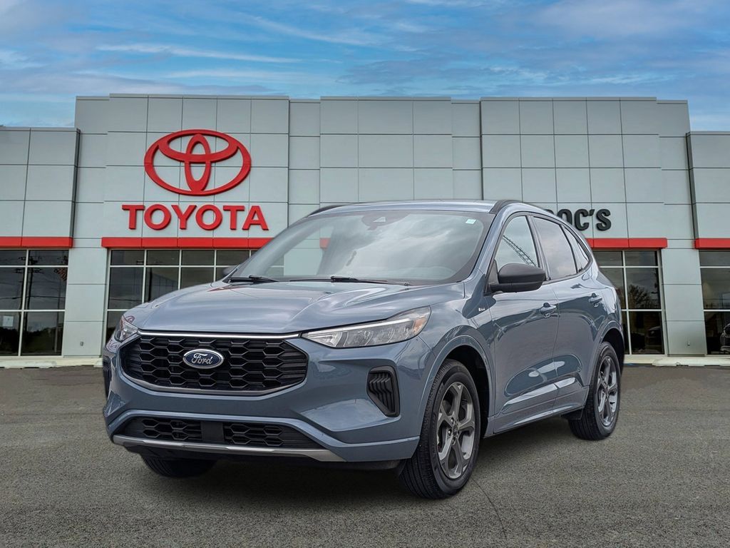 2024 Ford Escape ST-Line FWD's photo