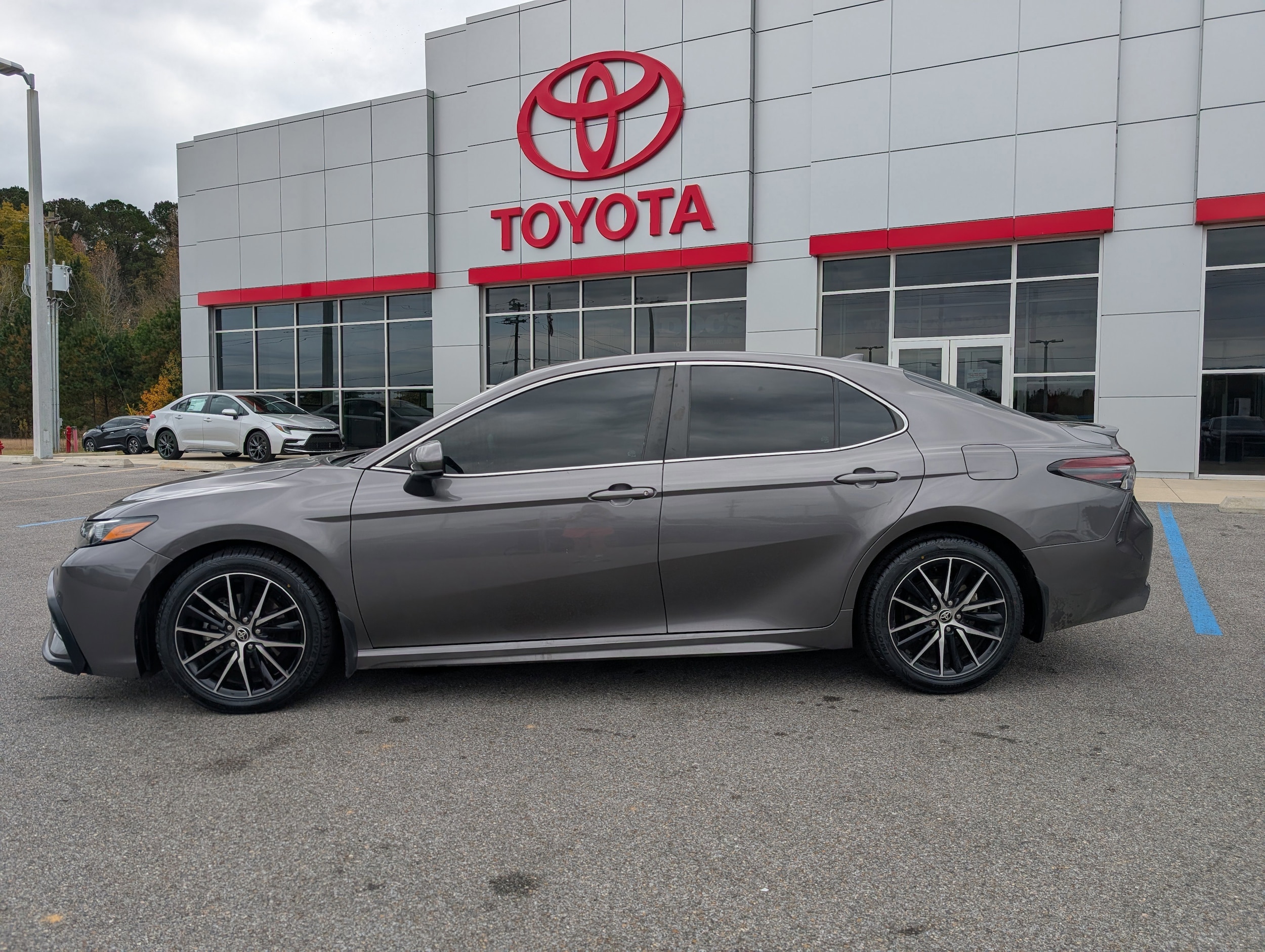 Used 2021 Toyota Camry SE with VIN 4T1G11AK1MU536905 for sale in Pearl River, MS