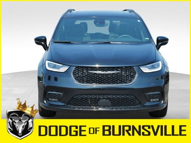 Used 2025 Chrysler Pacifica Limited with VIN 2C4RC1GG5SR561102 for sale in Burnsville, Minnesota