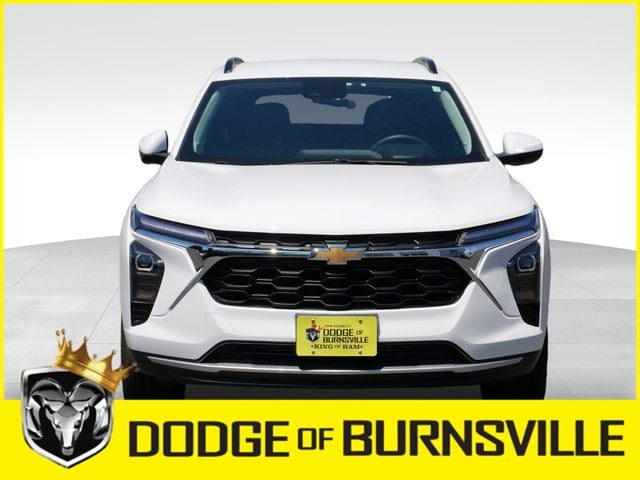 Used 2025 Chevrolet Trax LT with VIN KL77LHEPXSC259913 for sale in Burnsville, Minnesota