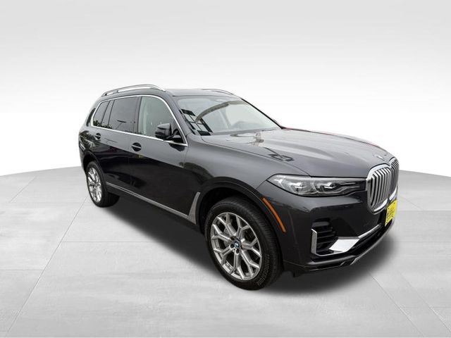 Used 2022 BMW X7 40i with VIN 5UXCW2C09N9L74885 for sale in Burnsville, Minnesota