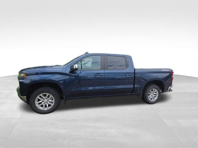 Used 2021 Chevrolet Silverado 1500 LT with VIN 3GCPYDEKXMG104389 for sale in Burnsville, Minnesota