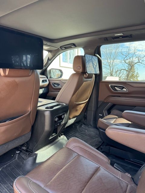 Used 2021 Chevrolet Suburban High Country with VIN 1GNSKGKL7MR462468 for sale in Burnsville, Minnesota