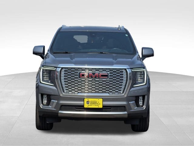 Used 2021 GMC Yukon XL Denali with VIN 1GKS2JKL8MR311066 for sale in Burnsville, Minnesota